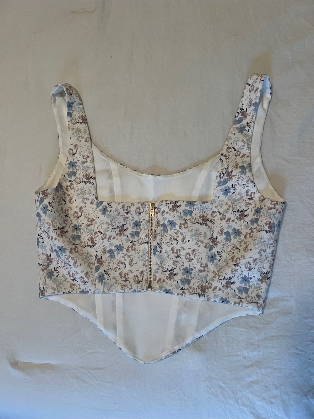 Scoop Neck Cropped Tank - Picture 2 of 5